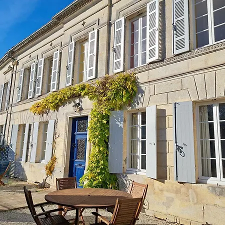 Feriehus La Des Lettres, Spacieux Pour 14 Personnes Champagnac (Charente-Maritime)
